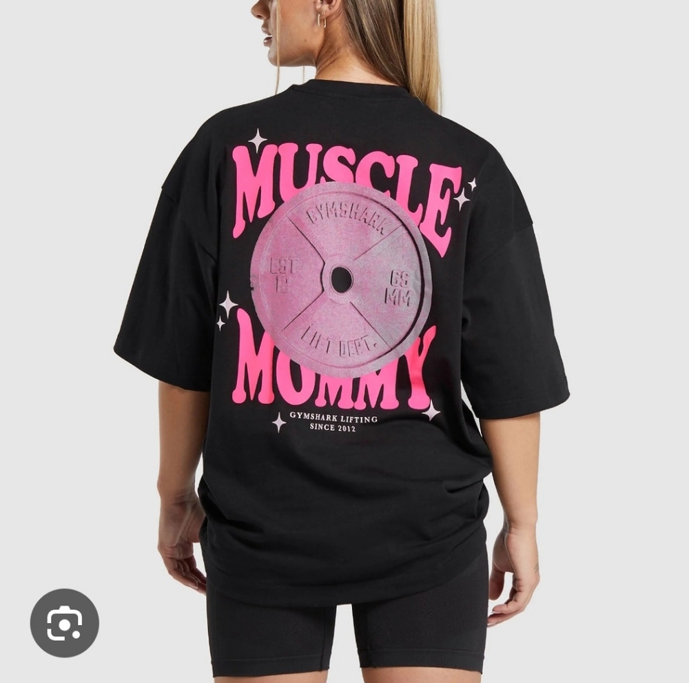 IN SEARCH OF Gymshark Graphic Tee